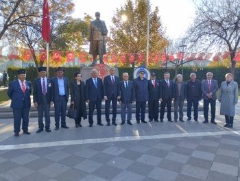  Cumhuriyetimizin kurucusu Ulu Önderimiz Gazi Mustafa Kemal ATATÜRK, ölümünün 87'nci yılında anılmıştır.