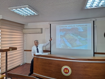 E. Hv. Plt. Korgeneral Erdoğan KARAKUŞ tarafından  “Büyük Zafer’in Işığında Bölgemizdeki Gelişmelerin Değerlendirilmesi” konulu konferans verilmiştir.